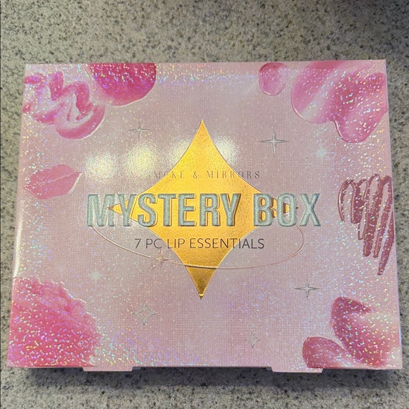 Pink and Gold 7-Piece Lip Essentials Box - Picture 1 of 3